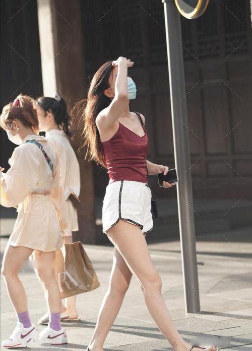 成人上衣诱惑图片视频,时尚与性感的完美融合